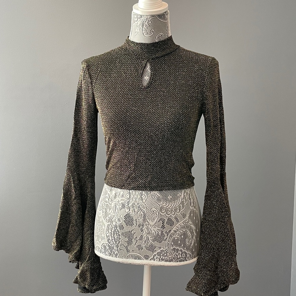 Bell Sleeve Cropped Top